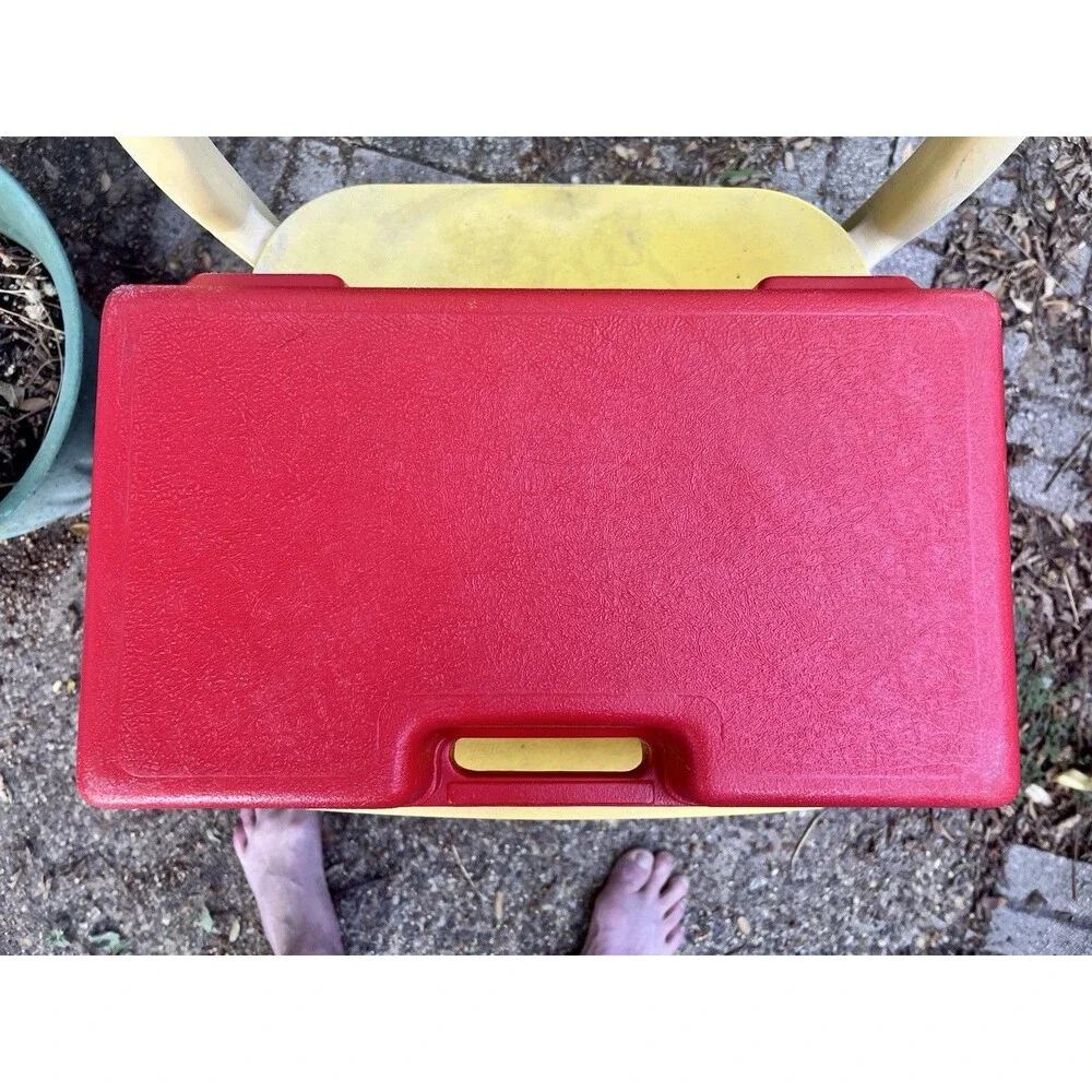 LEGO 1980’s Red Plastic Carrying Case 11.5 x 7.5 x 4 Very Good Condition
